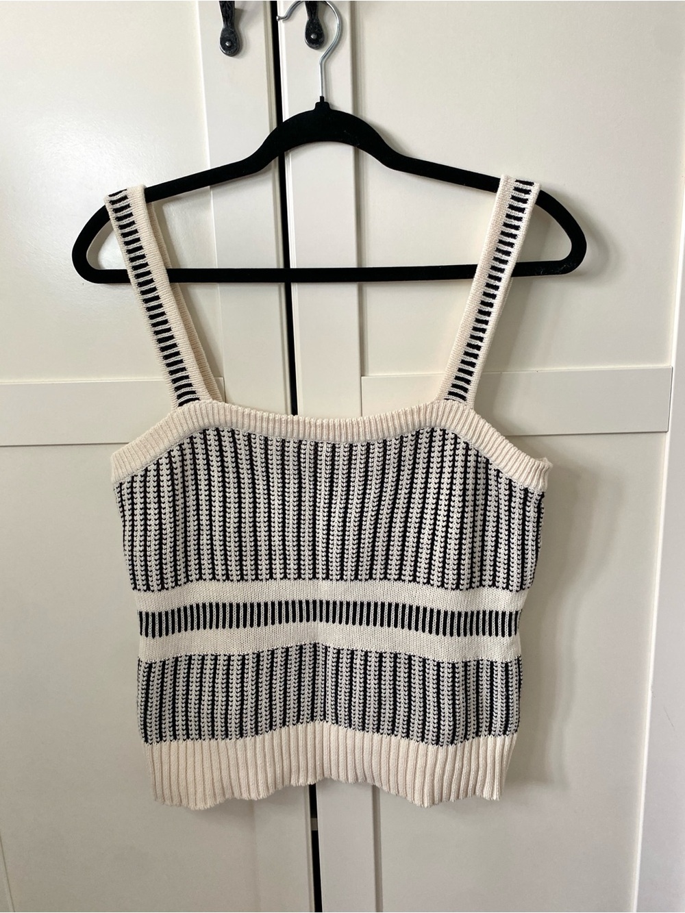 Design History Women’s Cream and Black Knit Tank Top Classic Striped Boho Top L